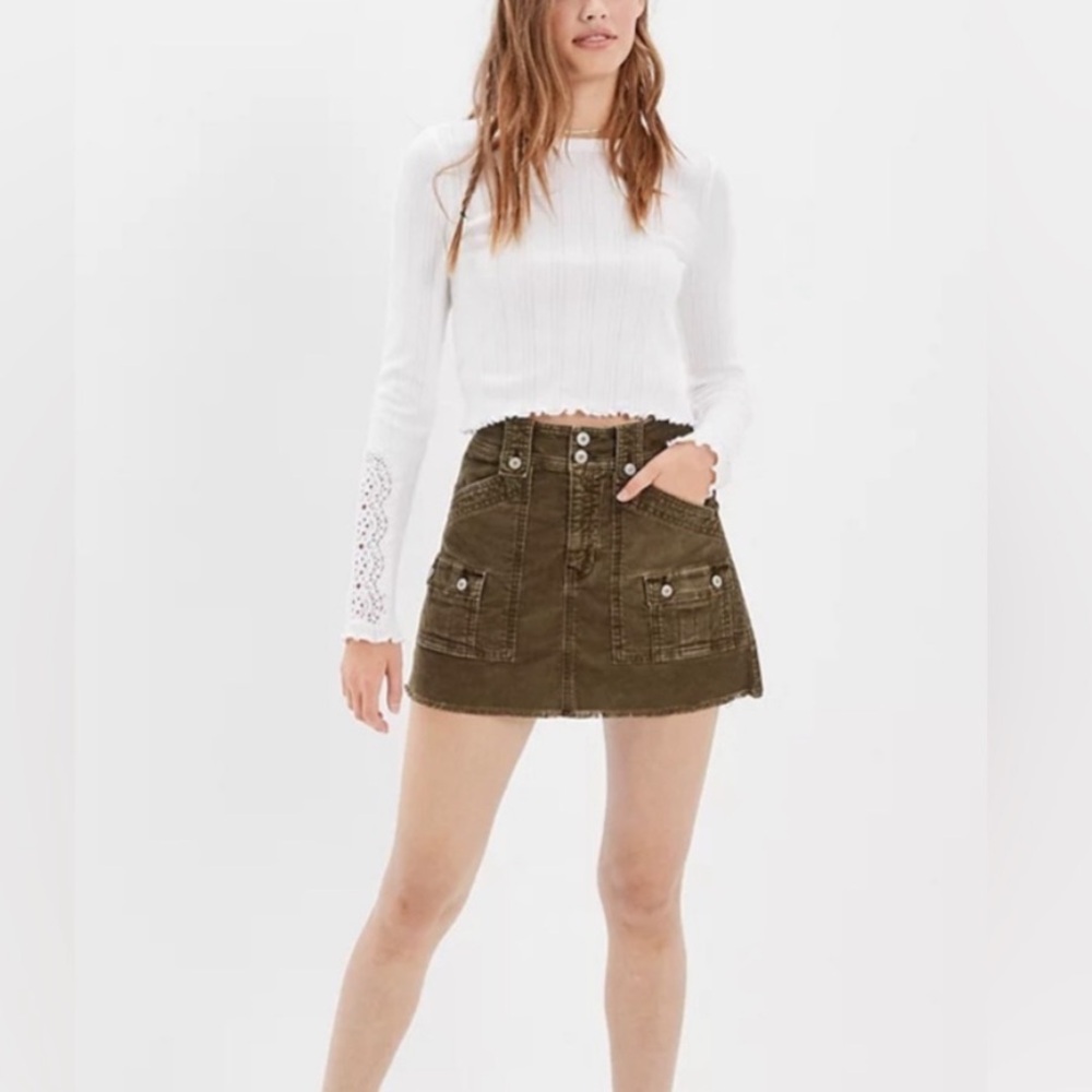 American Eagle Super High-Rise A Line Corduroy Cargo Mini Skirt Green